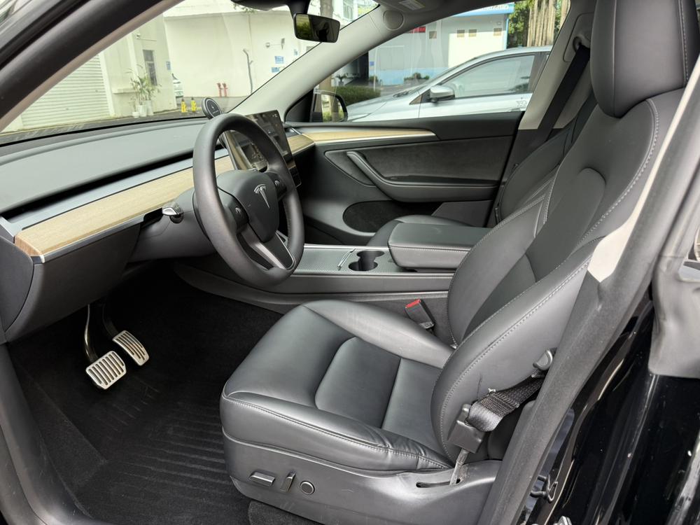 Tesla Model Y 2022 immagine di auto #10