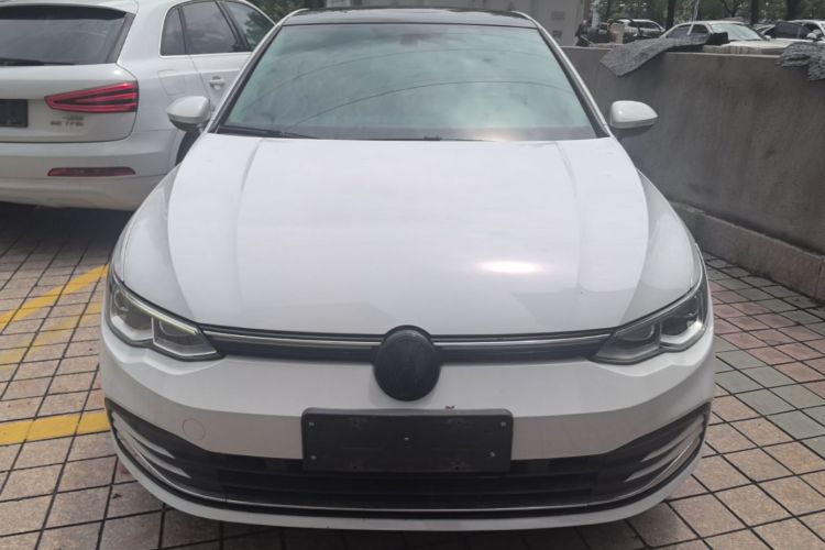 Volkswagen Golf 2021 car image #3