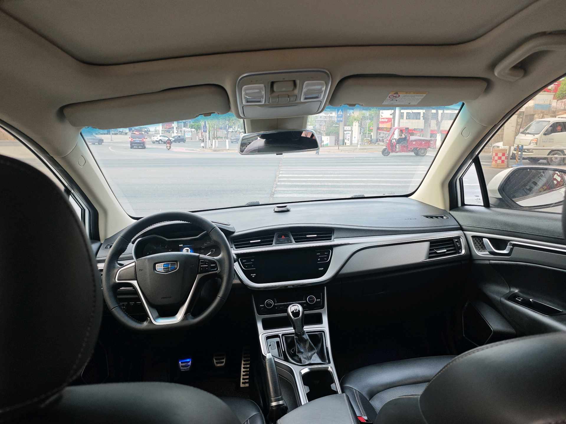 GEELY Emgrand GS 2019 car image #8