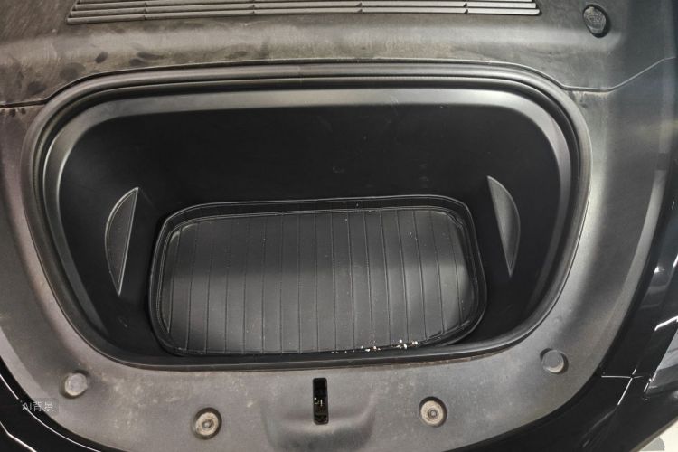 Tesla Model Y 2023 car image #22