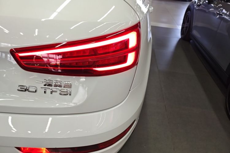 Audi Q3 2018 #3 Audi Q3 2018 car image #3