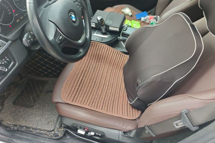 BMW 3 Series 2018 car image #17