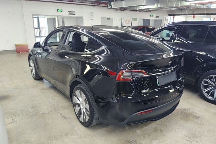 Tesla Model Y 2022 #5 Tesla Model Y 2022 car image #5