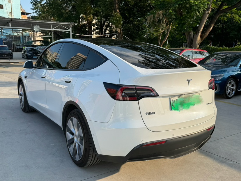 Tesla Model Y 2022 #4 Tesla Model Y 2022 car image #4