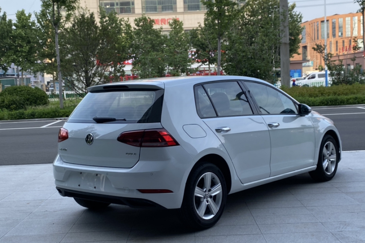 Volkswagen Golf 2019 #4 Volkswagen Golf 2019 car image #4