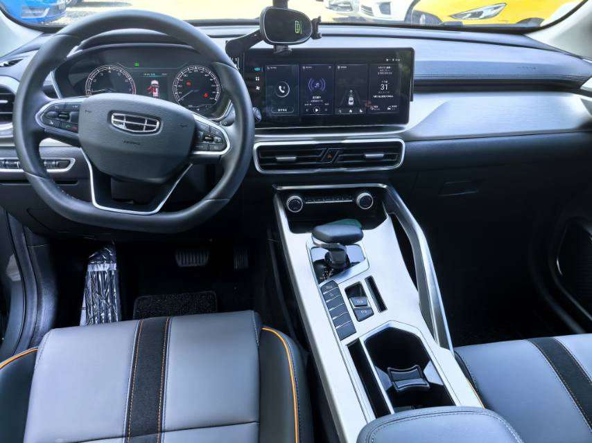 GEELY Coolray 2023 car image #7