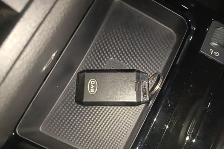 BYD Yuan New Energy 2020 car image #9