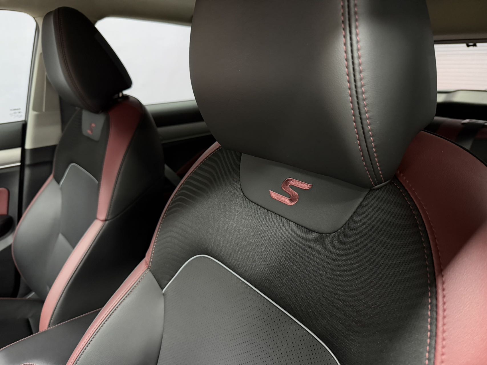 GEELY Coolray 2022 car image #13