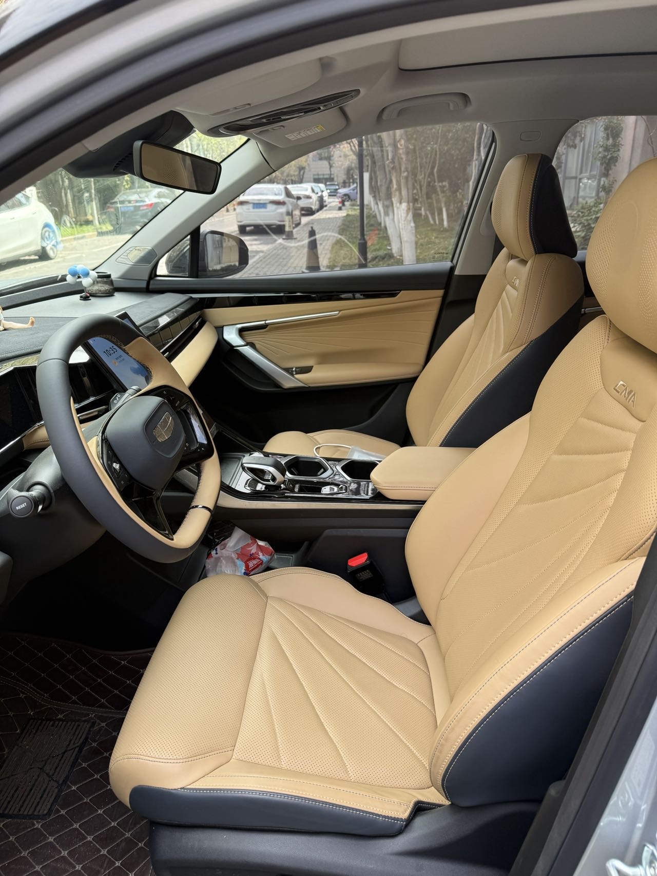 GEELY Boyue L 2023 car image #6