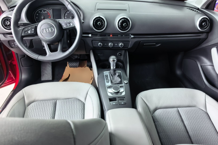 Audi A3 2019 car image #10