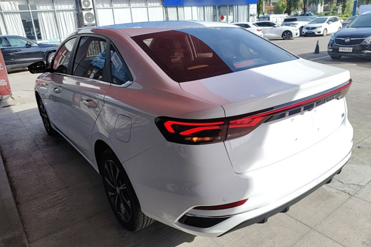 GEELY Emgrand 2024 car image #5