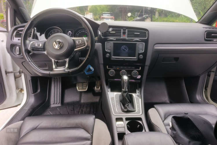 Volkswagen Golf 2018 car image #11