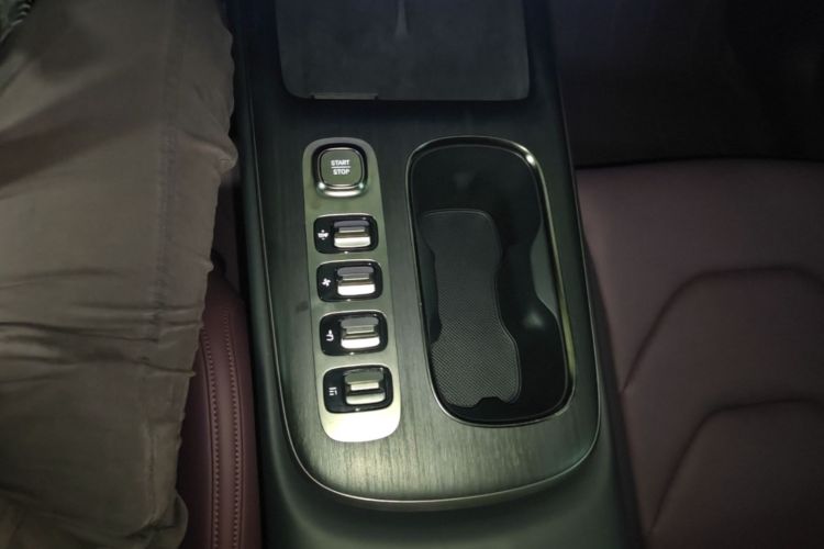 MI SU7 2025 car image #18