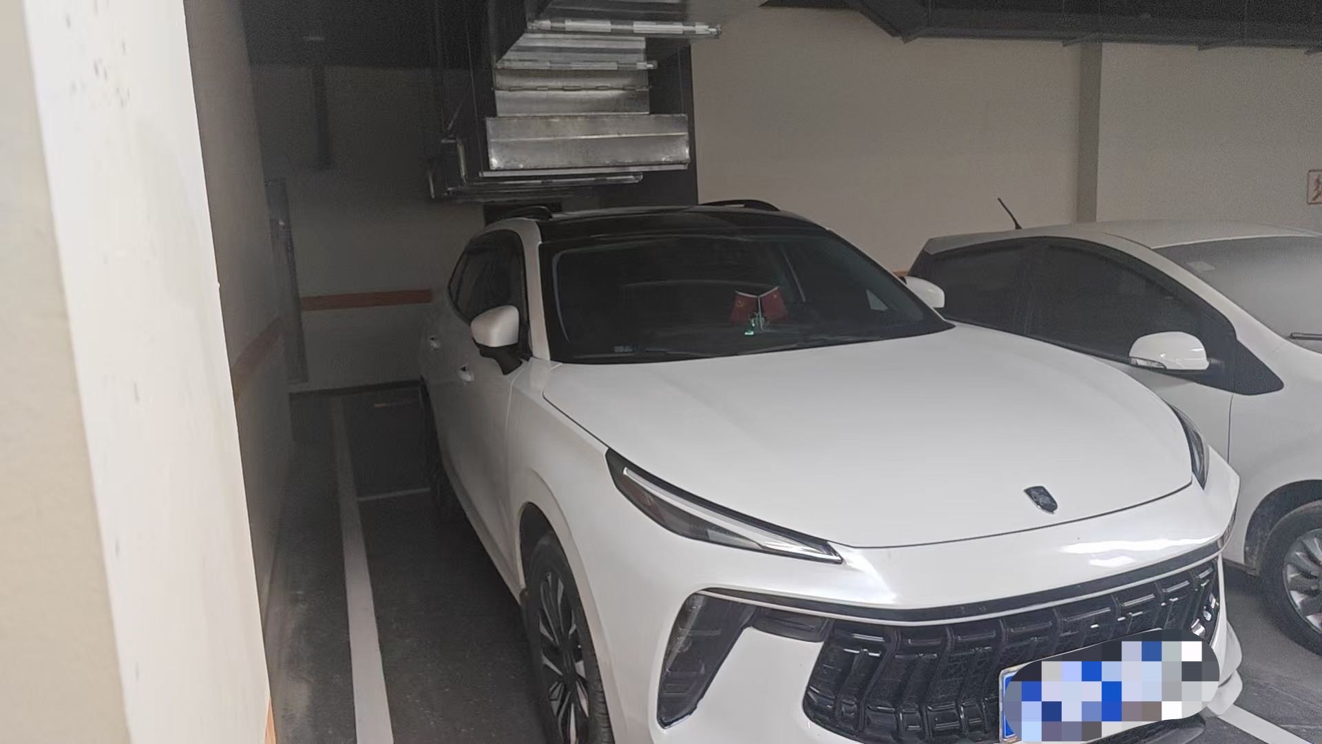 Forthing T5 EVO 2023 car image #3