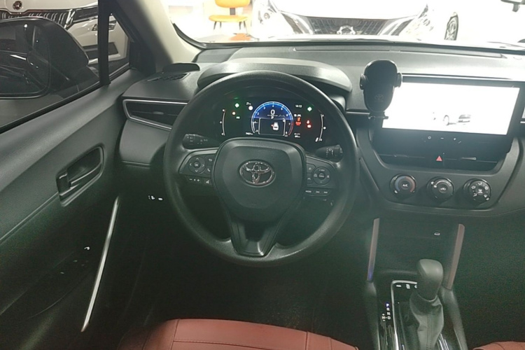 Toyota Corolla Cross 2024 immagine di auto #11