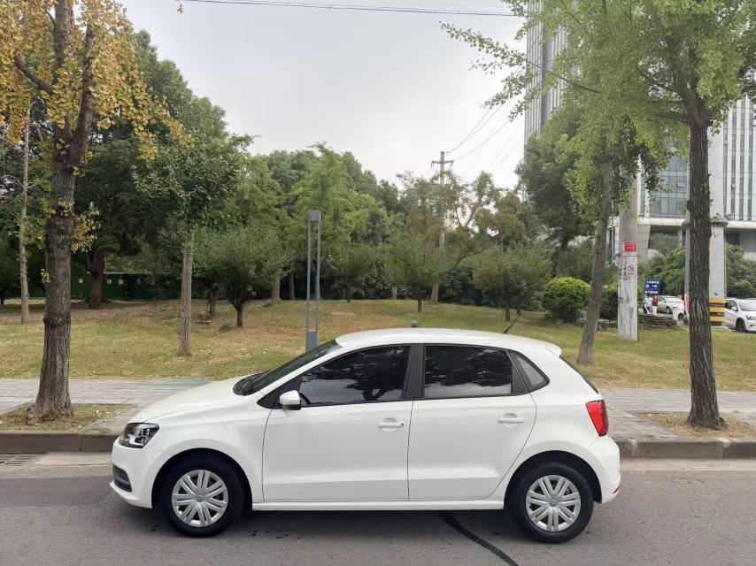 Volkswagen Polo 2019 car image #4