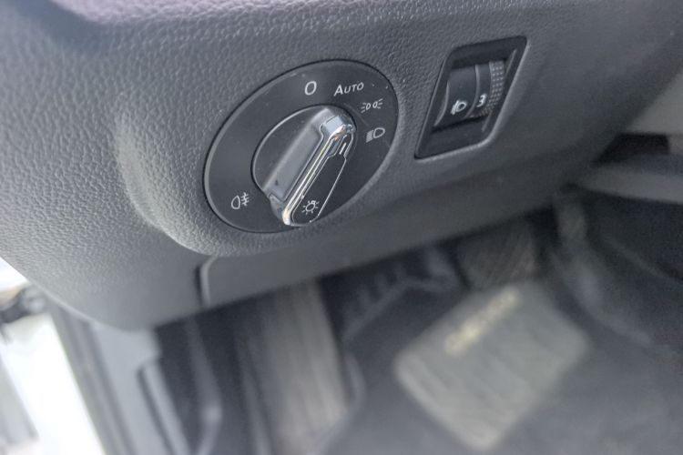 Volkswagen Lavida 2025 car image #25