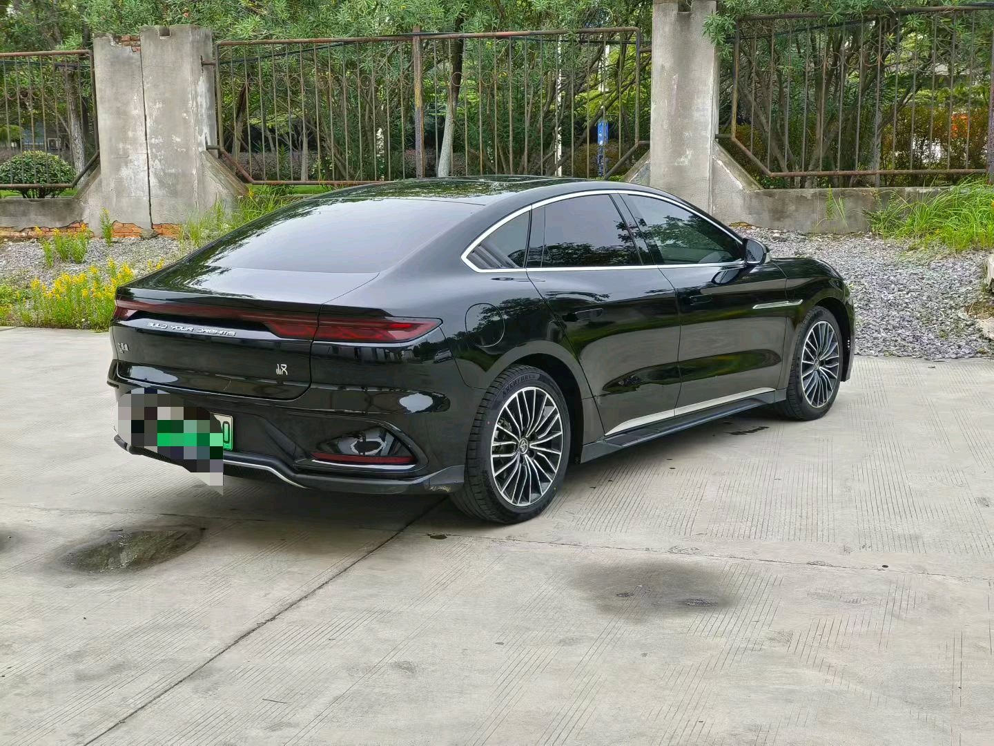BYD Han 2024 car image #4