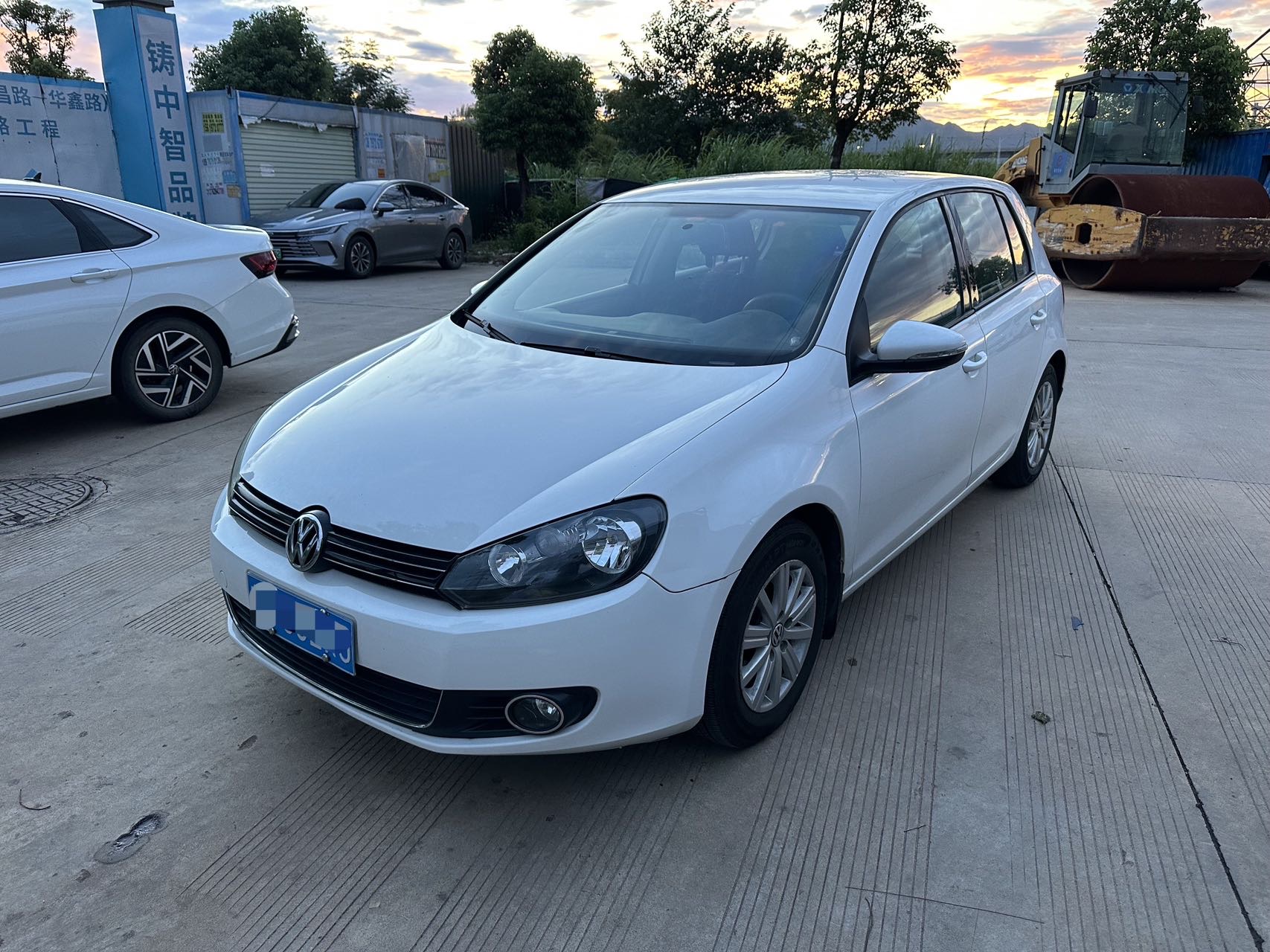 Volkswagen Golf 2013 car image 