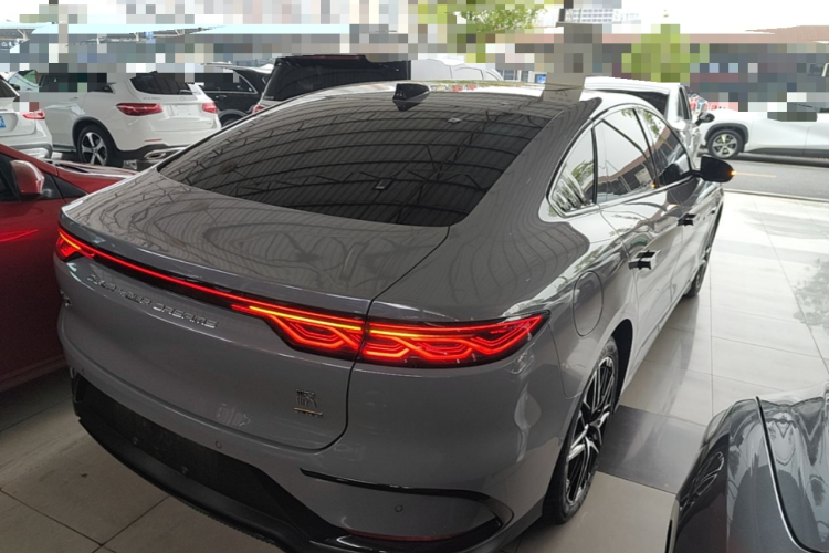 BYD Han 2025 car image #5