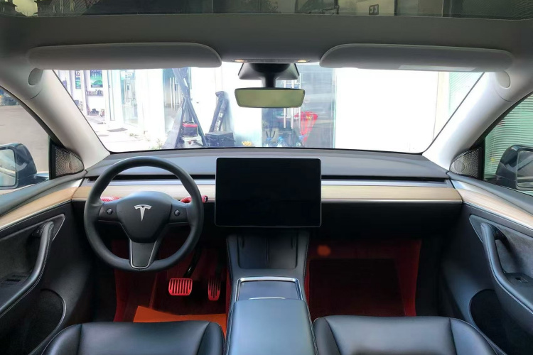 Tesla Model Y 2023 #8 Tesla Model Y 2023 car image #8