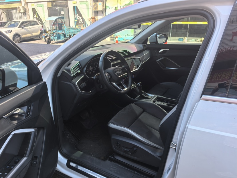 Audi Q3 2023 #5 Audi Q3 2023 изображение автомобиля #5