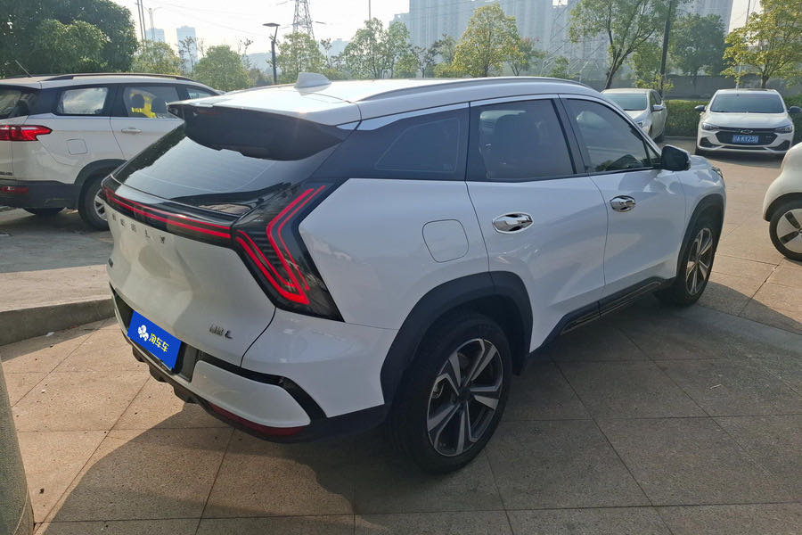 GEELY Boyue L 2025 car image #6