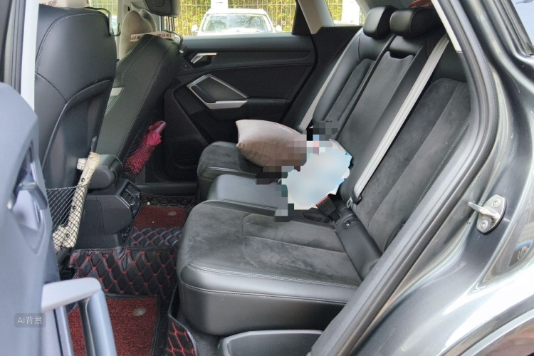 Audi Q3 2020 car image #19