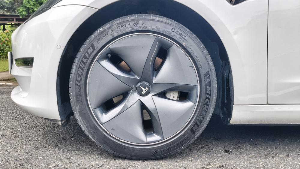 Tesla Model 3 2020 car image #10