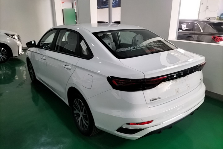 GEELY Emgrand 2026 car image #5