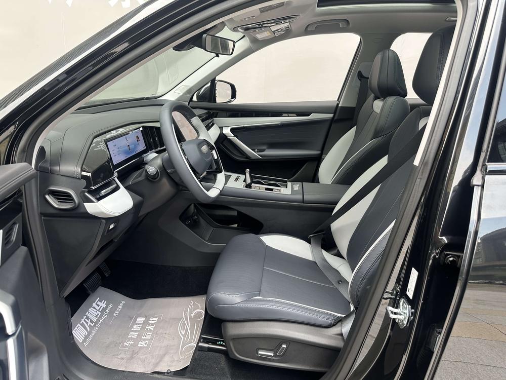 GEELY Boyue L 2025 car image #12