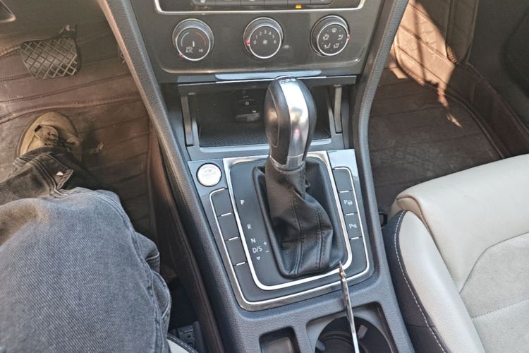 Volkswagen Golf 2017 #14 Volkswagen Golf 2017 car image #14
