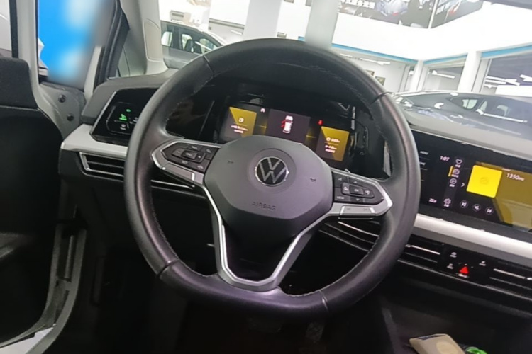 Volkswagen Golf 2021 car image #11
