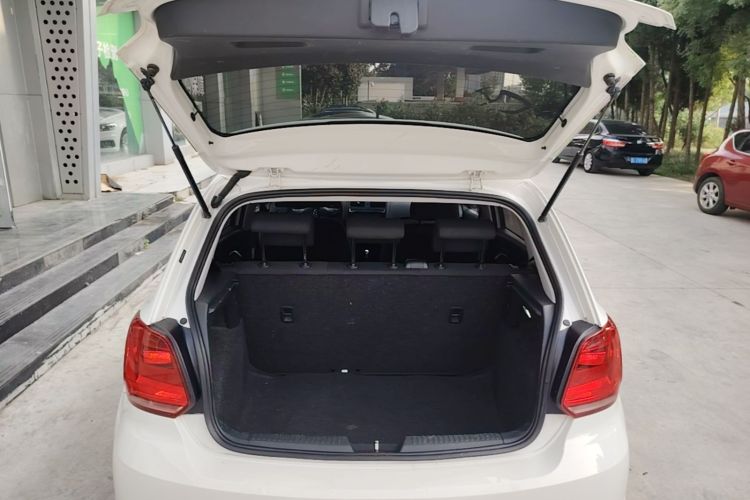 Volkswagen Polo 2017 car image #19