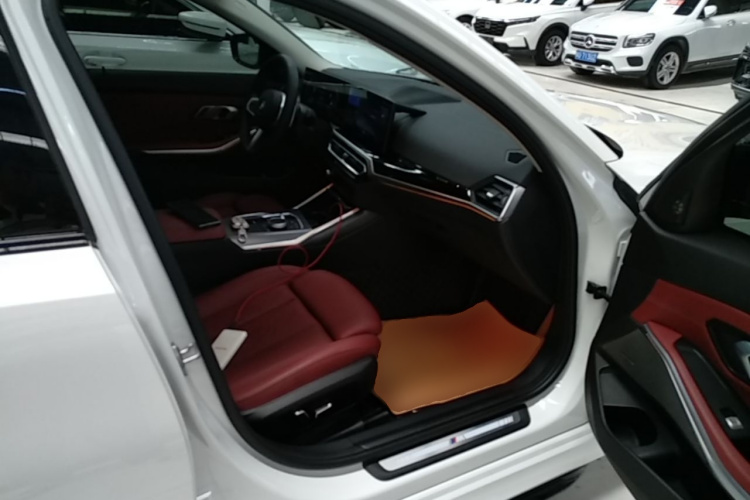 BMW 3 Series 2024 car image #24