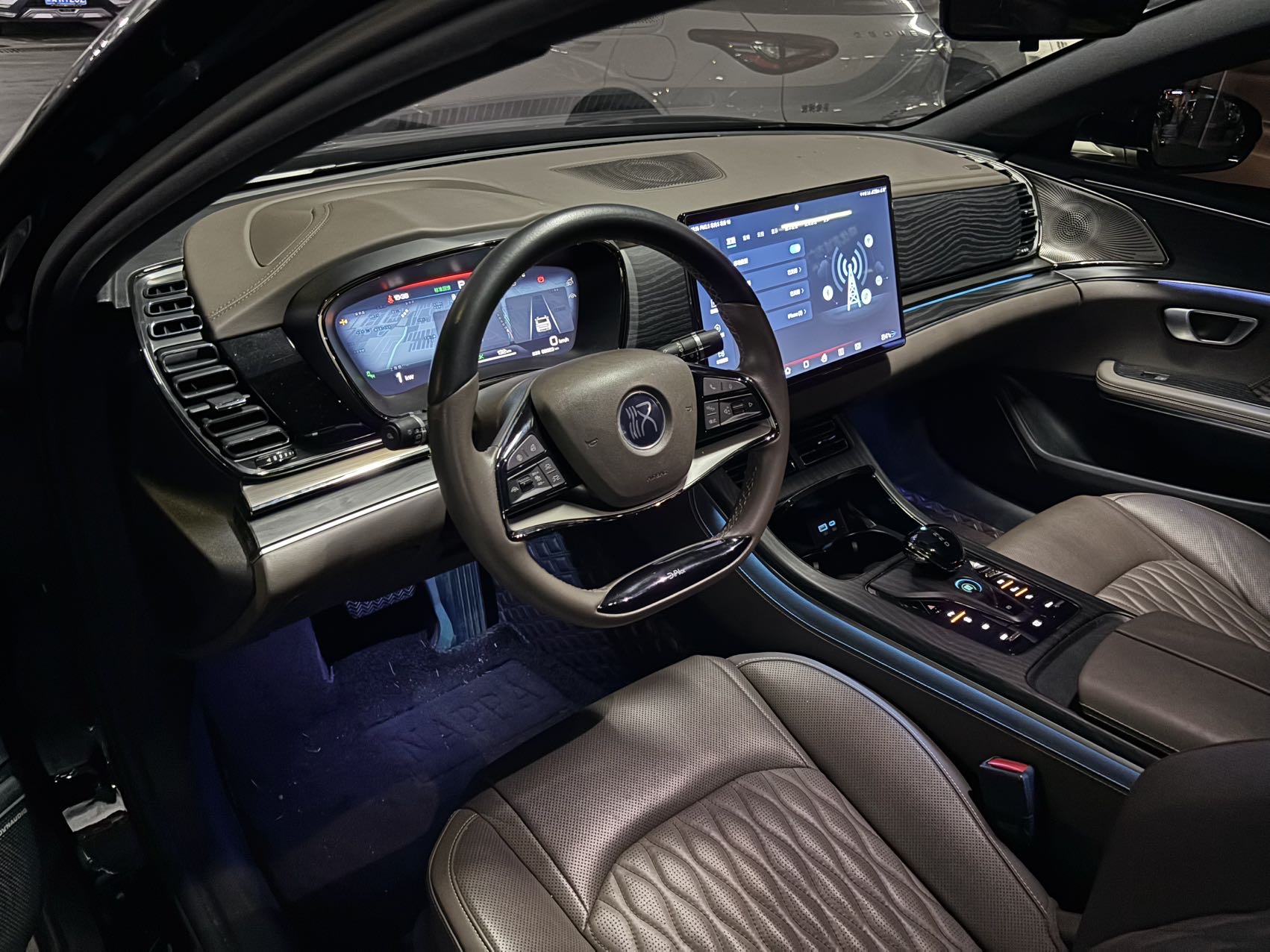 BYD Han 2023 car image #3