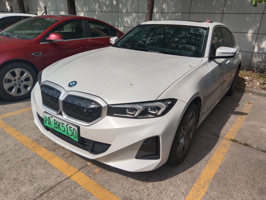 BMW i3 2023 car image 