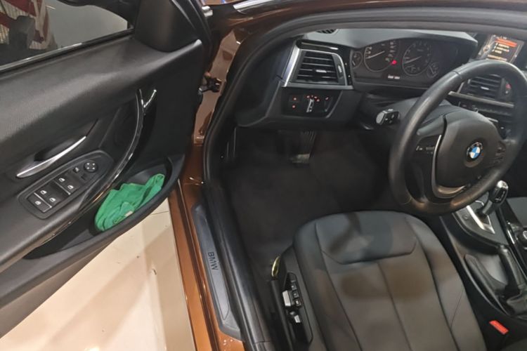 BMW 3 Series 2017 #16 BMW 3 Series 2017 car image #16