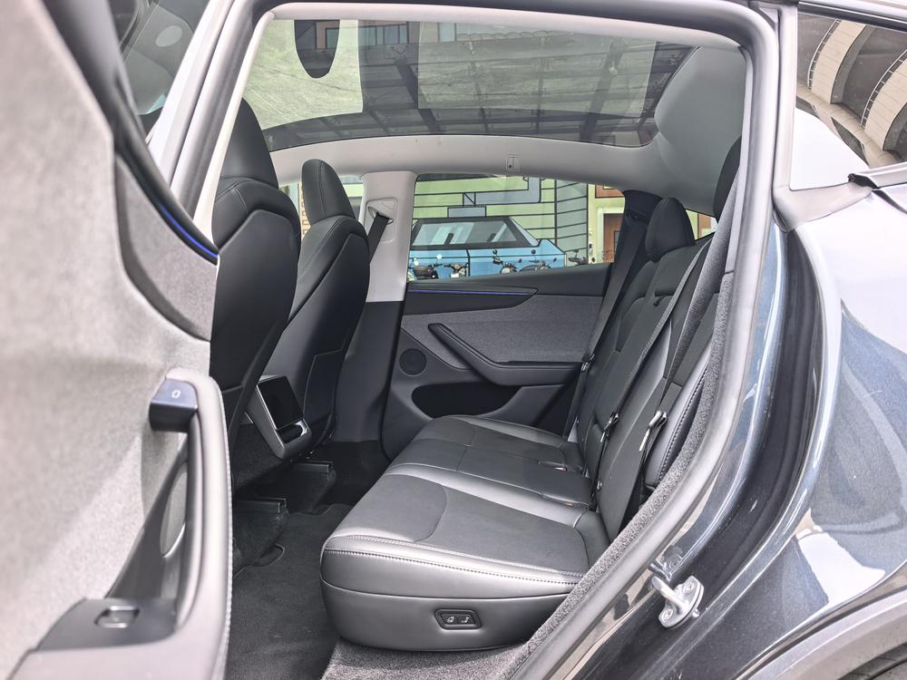 Tesla Model Y 2025 #22 Tesla Model Y 2025 car image #22