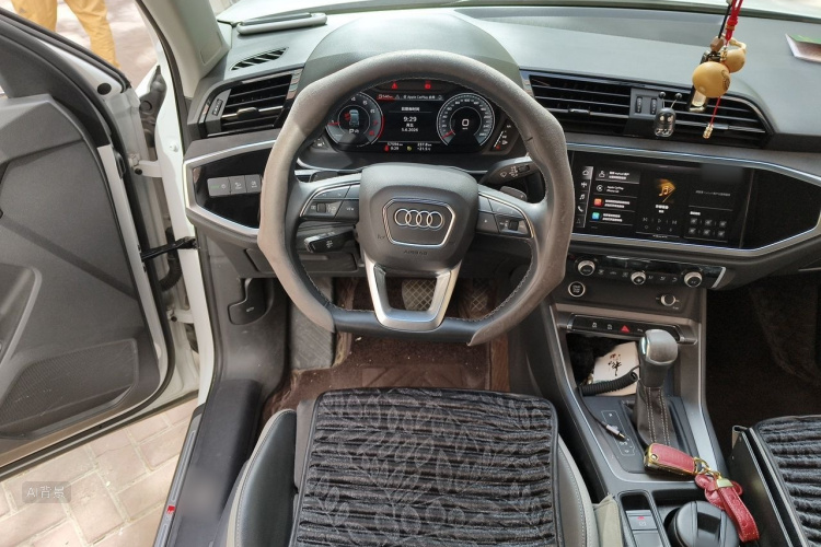 Audi Q3 2023 #12 Audi Q3 2023 car image #12