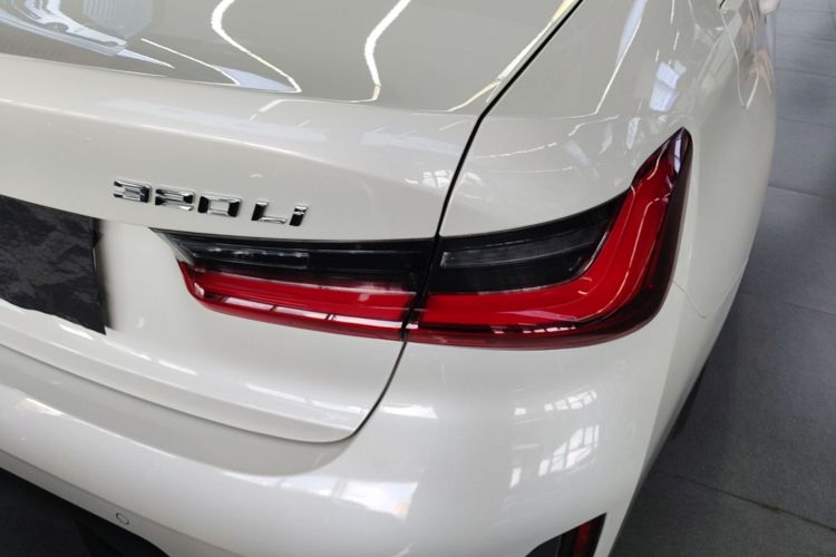 BMW 3 Series 2024 car image #8