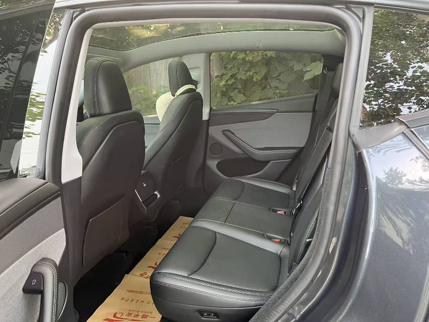 Tesla Model Y 2025 #10 Tesla Model Y 2025 car image #10