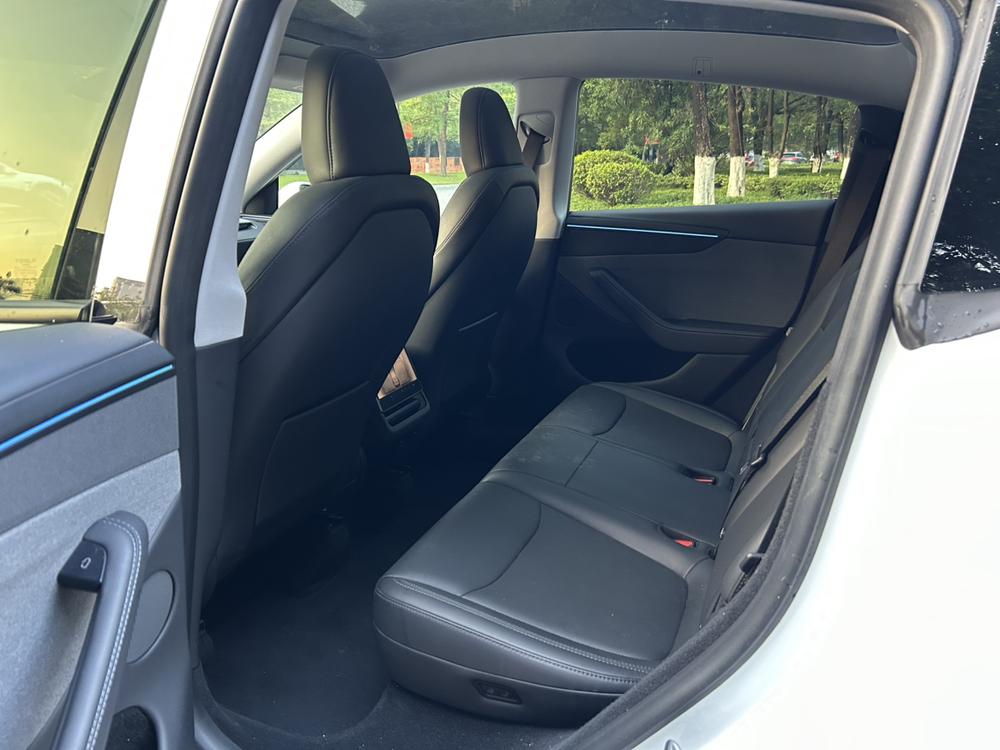 Tesla Model Y 2025 #9 Tesla Model Y 2025 immagine di auto #9