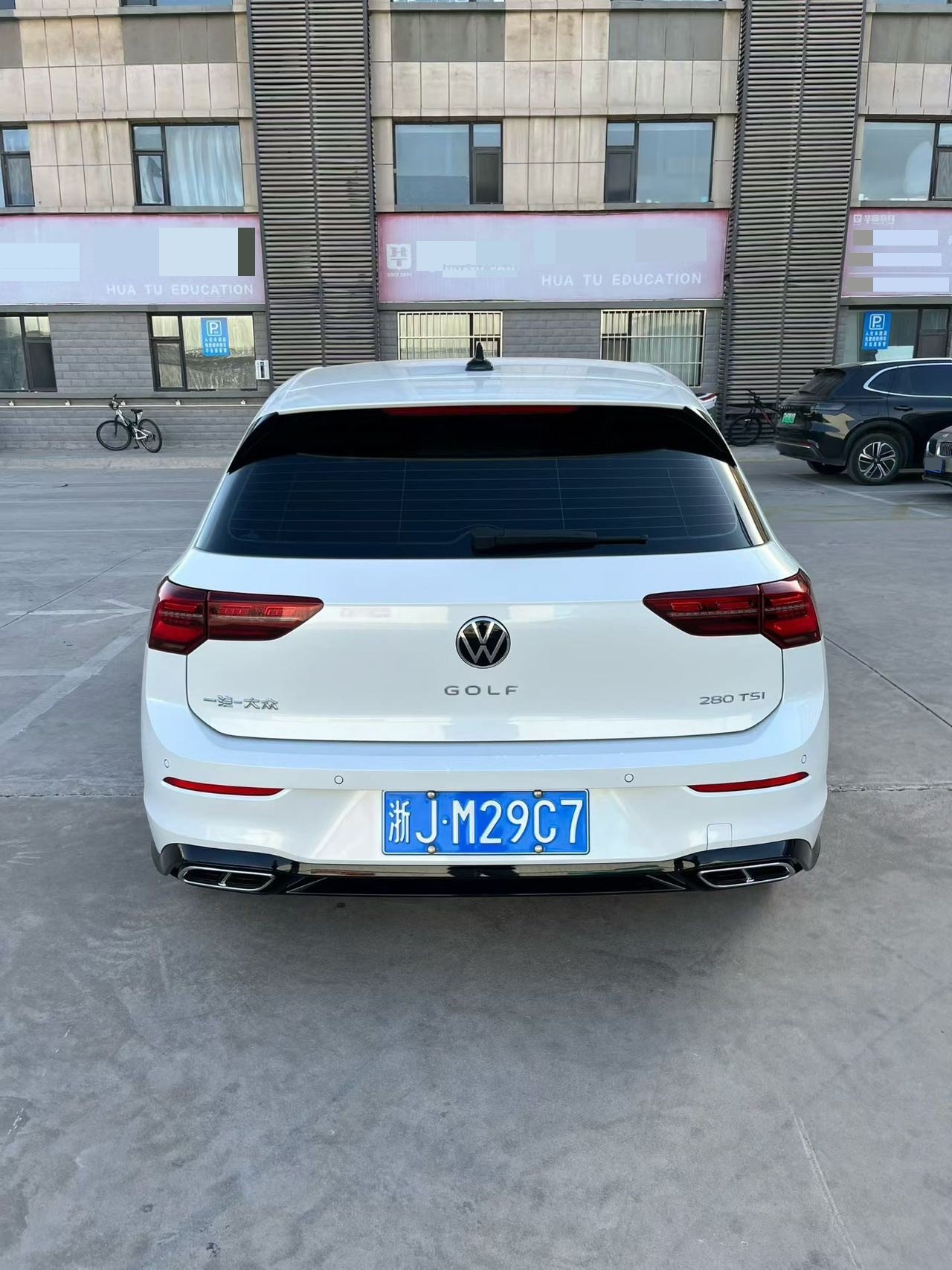Volkswagen Golf 2024 car image #8