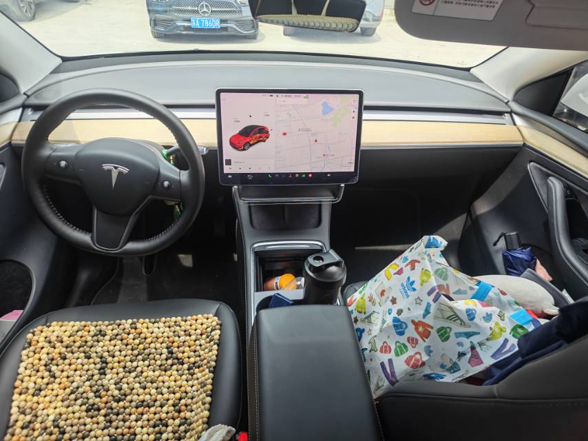 Tesla Model Y 2021 #2 Tesla Model Y 2021 car image #2