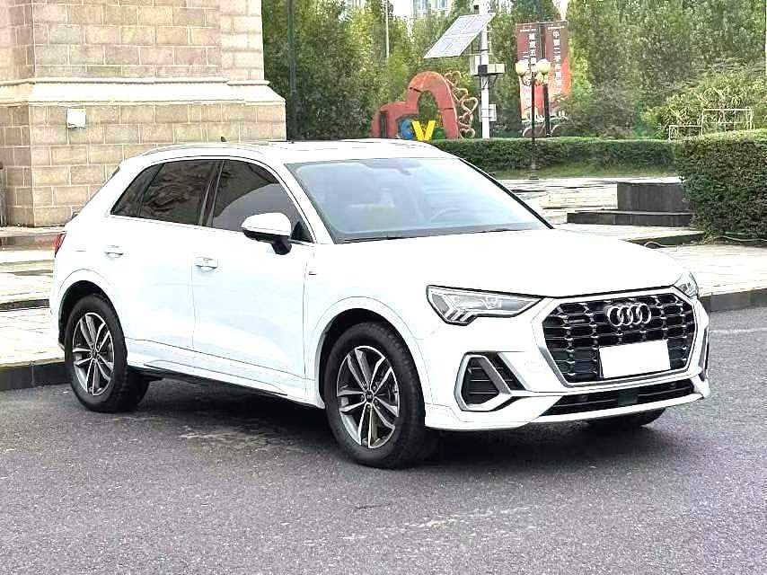Audi Q3 2024 #3 Audi Q3 2024 صورة سيارة #3