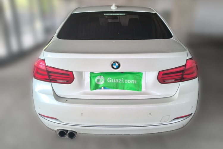 BMW 3 Series 2018 car image #6