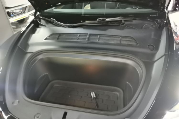Tesla Model Y 2021 #20 Tesla Model Y 2021 car image #20