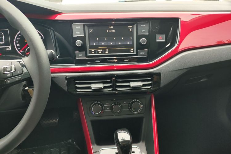 Volkswagen Polo 2019 car image #13