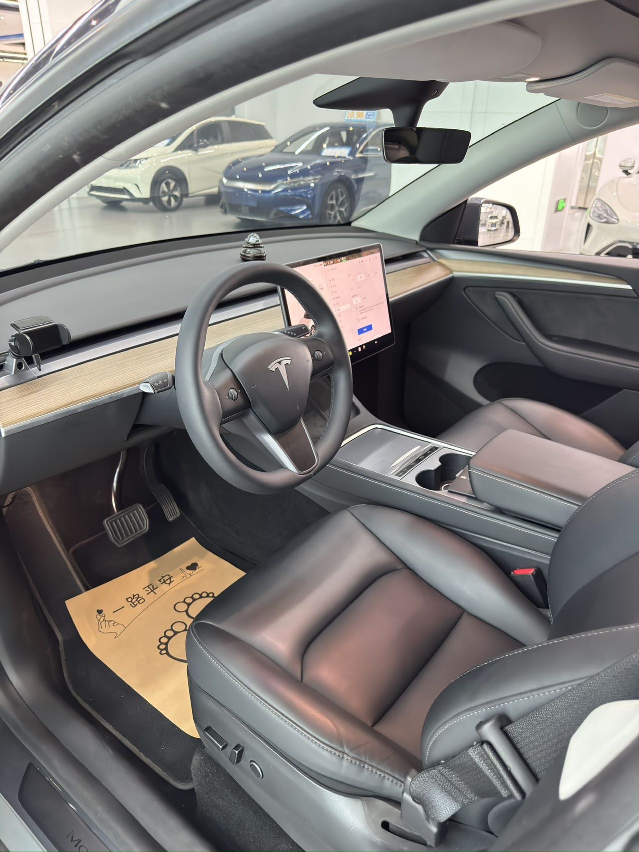 Tesla Model Y 2022 car image #7